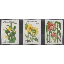 Saint-Thomas et Prince - 1985 - No 828/830 - Fleurs
