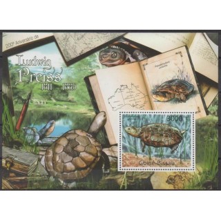Buy this souvenir sheet  of Guinea-Bissau of the year 2011 (Nb BF692).