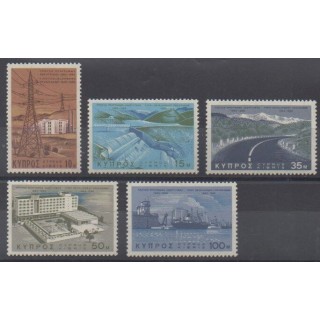 Acheter cette série de timbres de Chypre de l'année 1967 (No 279/283).