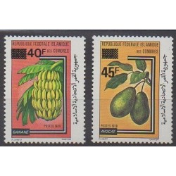 Comores - 1981 - No 339 et 355 - Fruits ou légumes