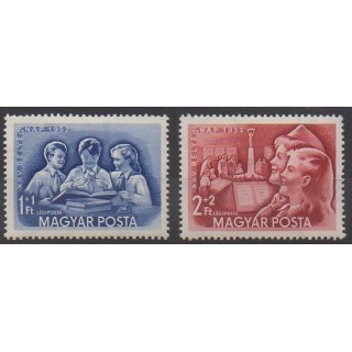 Acheter ces timbres de Hongrie de l'année 1952 (No PA134/PA135). - Neuf avec charnière