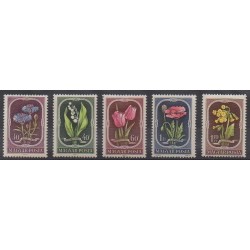 Hungary - 1951 - Nb 1024/1028 - Flowers - Mint hinged