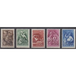 Hungary - 1951 - Nb 997/1001 - Childhood - Mint hinged