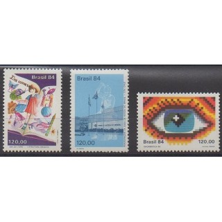 Acheter cette série de timbres du Brésil de l'année 1984 (No 1695/1697).