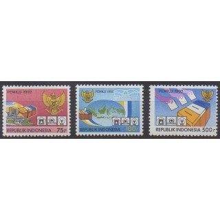 Acheter cette série de timbres d'Indonésie de l'année 1992 (No 1273/1275).