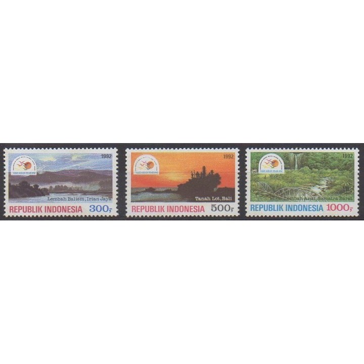 Buy this set of stamps of Indonesia of the year 1992 (Nb 1281/1283).