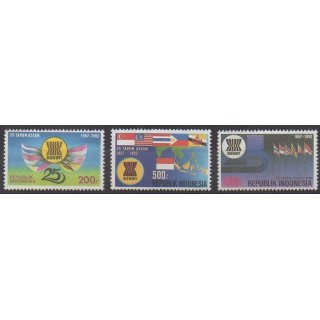 Buy this set of stamps of Indonesia of the year 1992 (Nb 1304/1306).