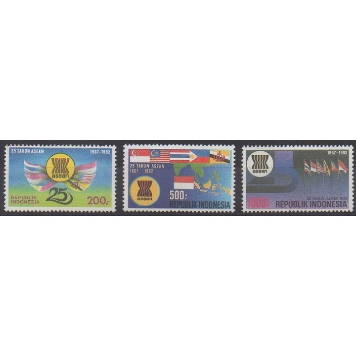 Buy this set of stamps of Indonesia of the year 1992 (Nb 1304/1306).
