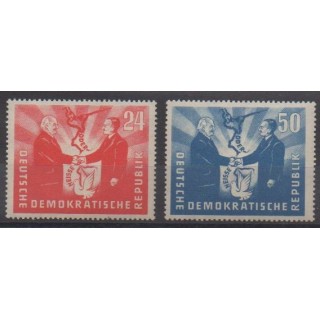 Acheter cette série de timbres d'Allemagne orientale (RDA) de l'année 1951 (No 36/37).