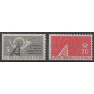 Acheter cette série de timbres d'Allemagne orientale (RDA) de l'année 1958 (No 338/339).
