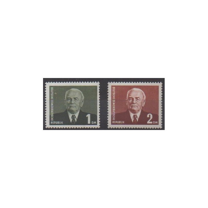 Acheter cette série de timbres d'Allemagne orientale (RDA) de l'année 1958 (No 342/343).