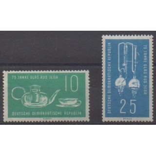 Acheter cette série de timbres d'Allemagne orientale (RDA) de l'année 1959 (No 427/428).