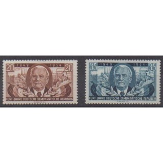 Buy this set of stamps of East Germany (GDR) of the year 1954 (Nb 173/174).