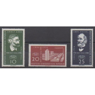 Acheter cette série de timbres d'Allemagne orientale (RDA) de l'année 1956 (No 270/272).