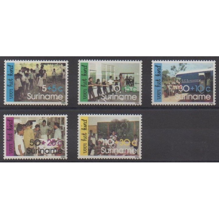 Acheter cette série de timbres de Surinam de l'année 1986 (No 1056/1060).