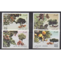 Algérie - 2011 - No 1585/1588 - Arbres - Fruits ou légumes