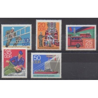 Acheter cette série de timbres d'Allemagne orientale (RDA) de l'année 1977 (No 1946/1950).