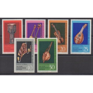 Acheter cette série de timbres d'Allemagne orientale (RDA) de l'année 1971 (No 1398/1403).