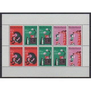 Buy this souvenir sheet  of Netherlands of the year 1967 (Nb BF6).