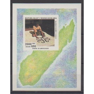 Buy this souvenir sheet  of Madagascar of the year 1994 (Nb BF91).