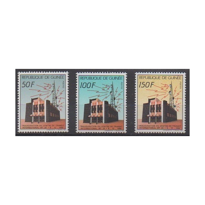 Buy this set of stamps of Guinea of the year 1988 (Nb 880D/880F).