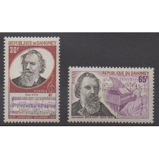 Buy this set of stamps of Dahomey of the year 1972 (Nb 313/314).