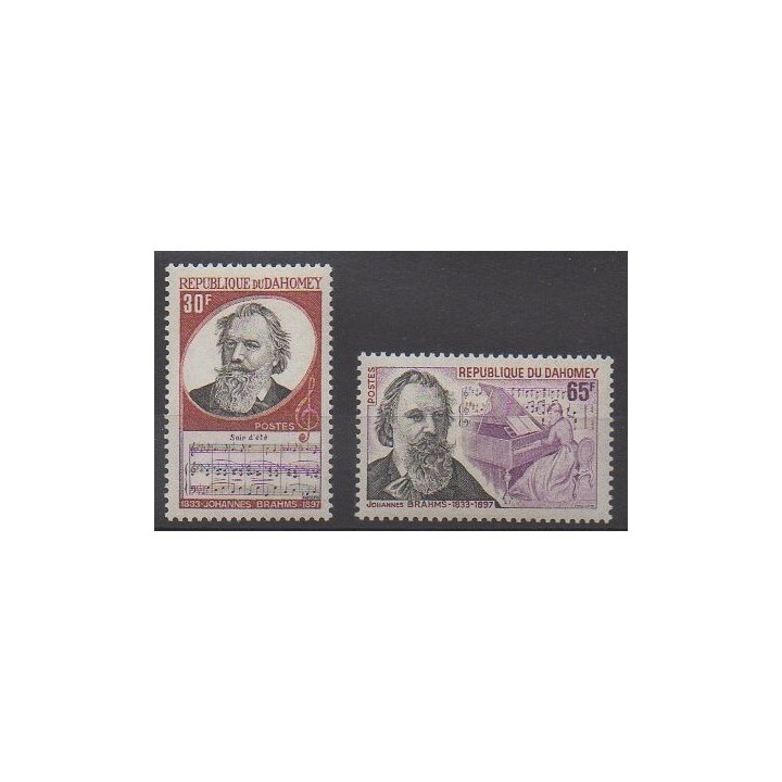 Buy this set of stamps of Dahomey of the year 1972 (Nb 313/314).