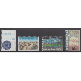 Acheter cette série de timbres des Pays-Bas de l'année 1977 (No 1076/1079).