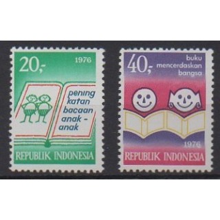 Buy this set of stamps of Indonesia of the year 1976 (Nb 781/782).
