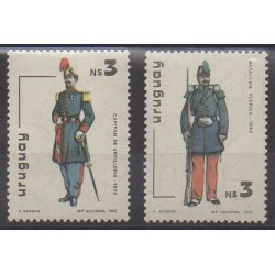 Uruguay - 1982 - No 1105/1106 - Costumes - Histoire militaire