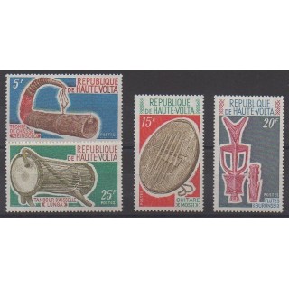Acheter cette série de timbres de Haute-Volta de l'année 1971 (No 234/237).