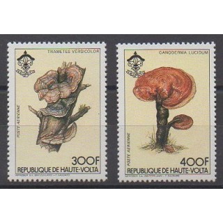 Acheter ces timbres de Haute-Volta de l'année 1984 (No PA268/PA269).