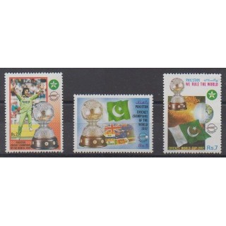 Acheter cette série de timbres duPakistan de l'année 1992 (No 795/797).