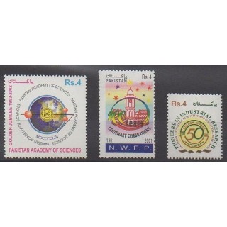 Acheter cette série de timbres duPakistan de l'année 2003 (No 1086/1088).