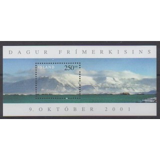 Buy this souvenir sheet  of Iceland of the year 2001 (Nb BF29).