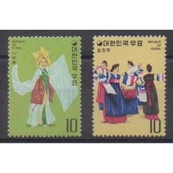 South Korea - 1975 - Nb 842/843 - Folklore - Costumes - Uniforms - Fashion