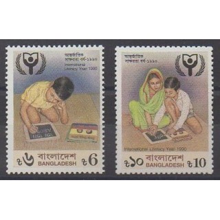 Buy this set of stamps of Bangladesh of the year 1990 (Nb 305/306).