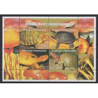Acheter ces timbres de Madagascar de l'année 1999 (No 4 valeurs).