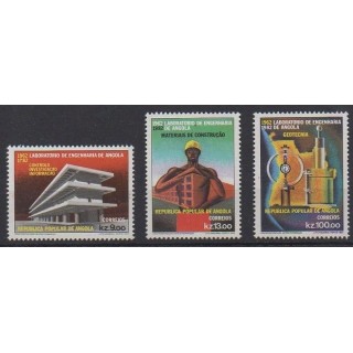 Acheter cette série de timbres d'Angola de l'année 1982 (No 661/663).
