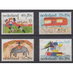 Pays-Bas - 1976 - No 1059/1062 - Dessins d'enfants