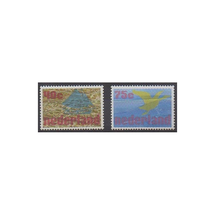 Buy this set of stamps of Netherlands of the year 1976 (Nb 1052/1053).