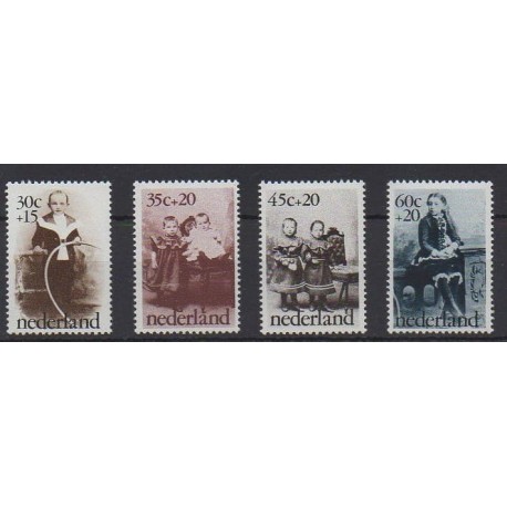 Pays-Bas - 1974 - No 1010/1013 - Enfance