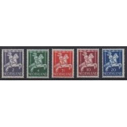 Pays-Bas - 1946 - No 461/465 - Enfance