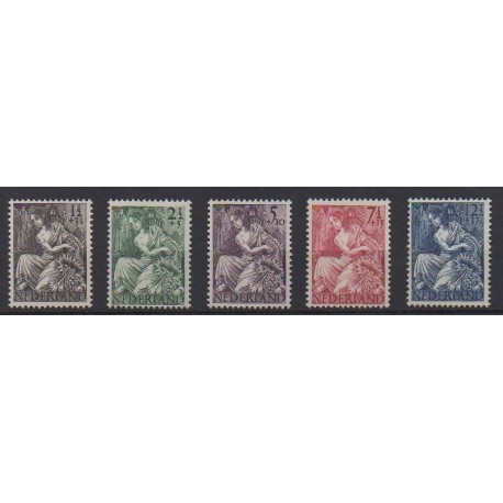Netherlands - 1946 - Nb 446/450