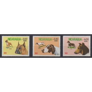 Acheter ces timbres du Nicaragua de l'année 1982 (No PA981/PA983).