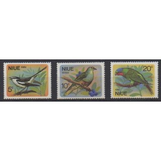 Buy this set of stamps of Niue of the year 1971 (Nb 125/127). - Mint hinged