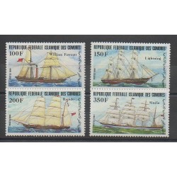 Comores - 1984 - No 412/415 - Bateaux