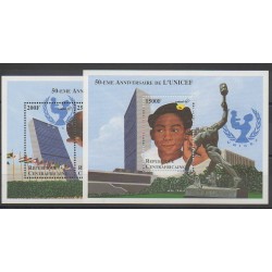 Centrafricaine (République) - 1997 - No BF139/BF140 - Enfance