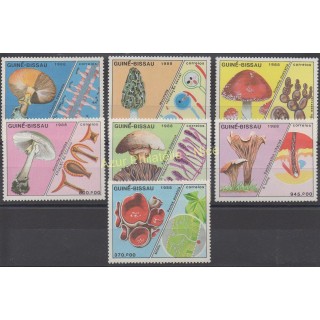 Timbres - Thème champignons - Guinée-Bissau - 1988 - No 475/481
