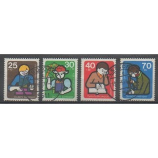 Timbres - Allemagne occidentale (RFA) - 1974 - No 649/652 - Enfance - Oblitéré